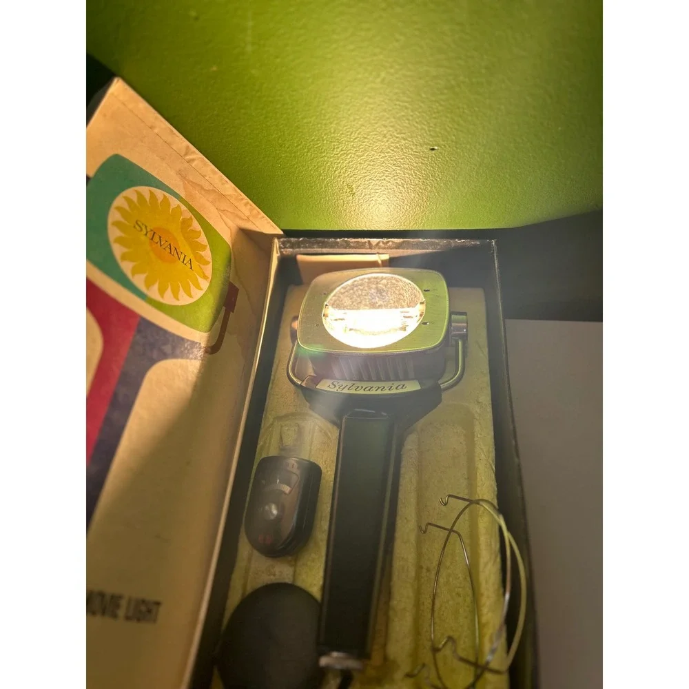 Vintage Sylvania Sun Gun Movie Light SG-70 with Box and Light Meter Black